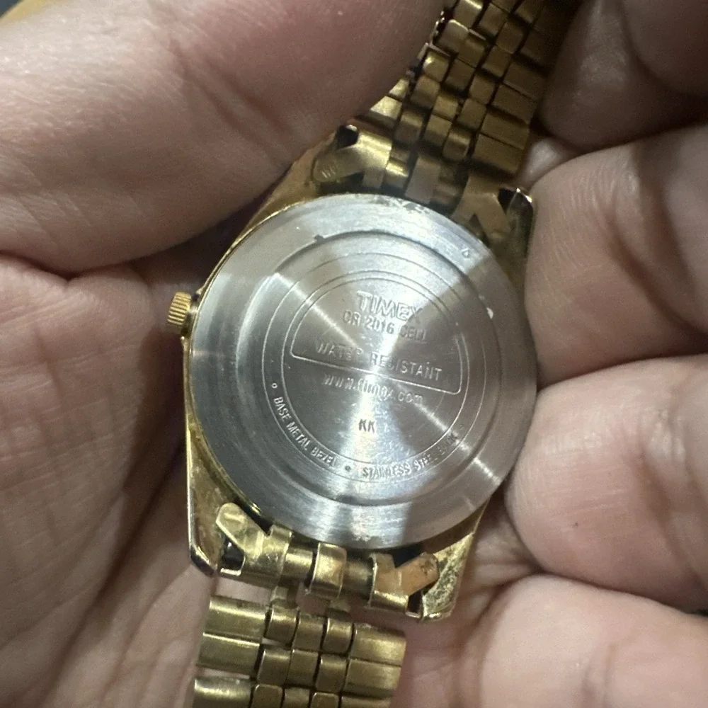 Works Vintage Timex President Quartz Mens Day/Date Gold Tone 35mm Watch Fit 8in